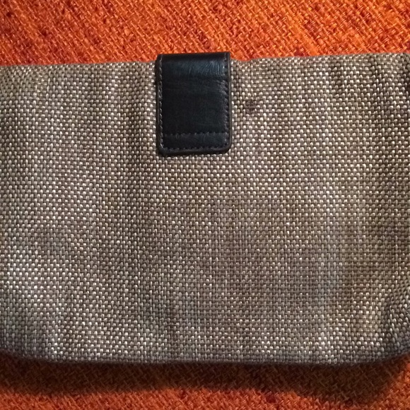 Banana Republic brown clutch leather gold clasp - Picture 5 of 5